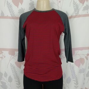 LulaRoe Striped Tshirt / Grey Sleeve Size XS